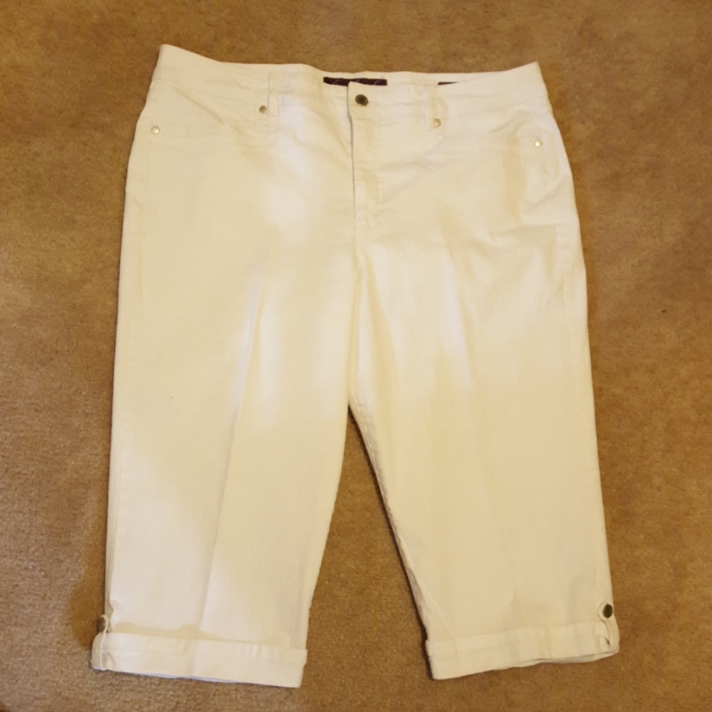 Gloria Vanderbilt white stretch denim jeans skimmer capri embroidery Sz 16 EUC… - Picture 2 of 8